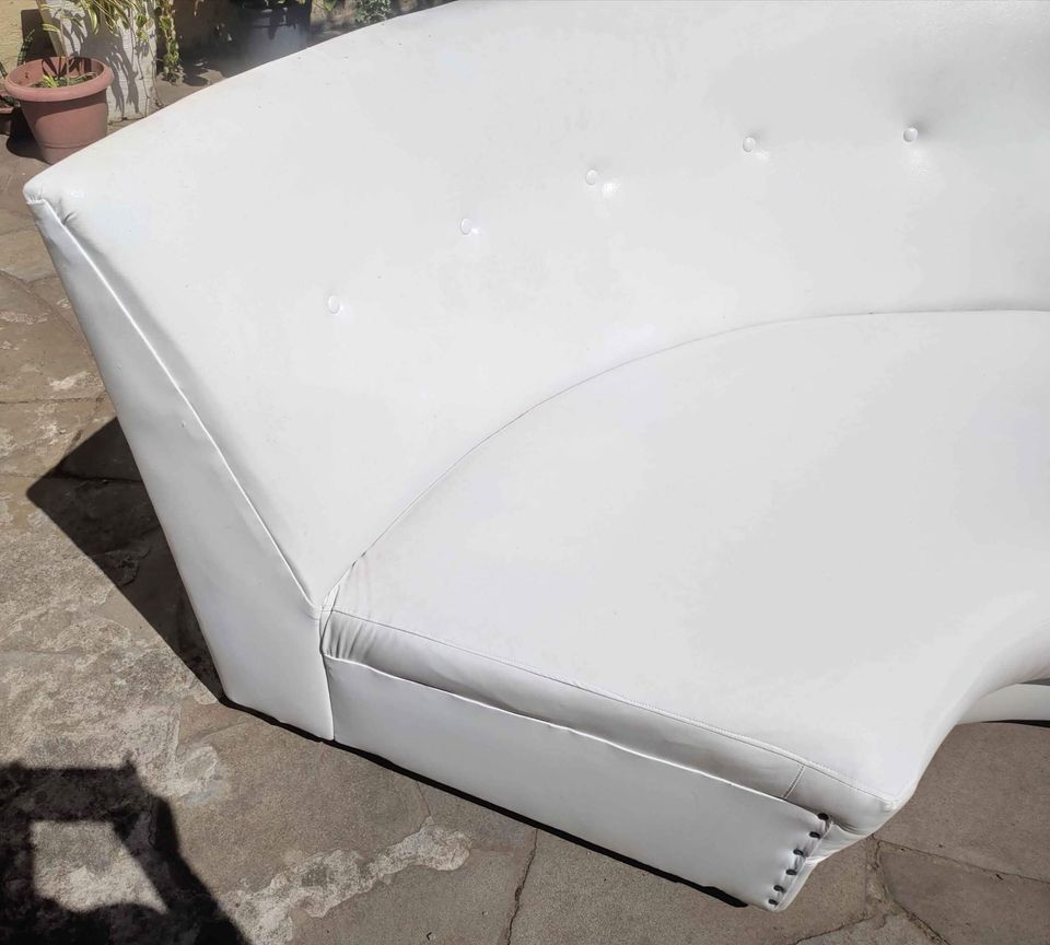 Sofa de canto em curva