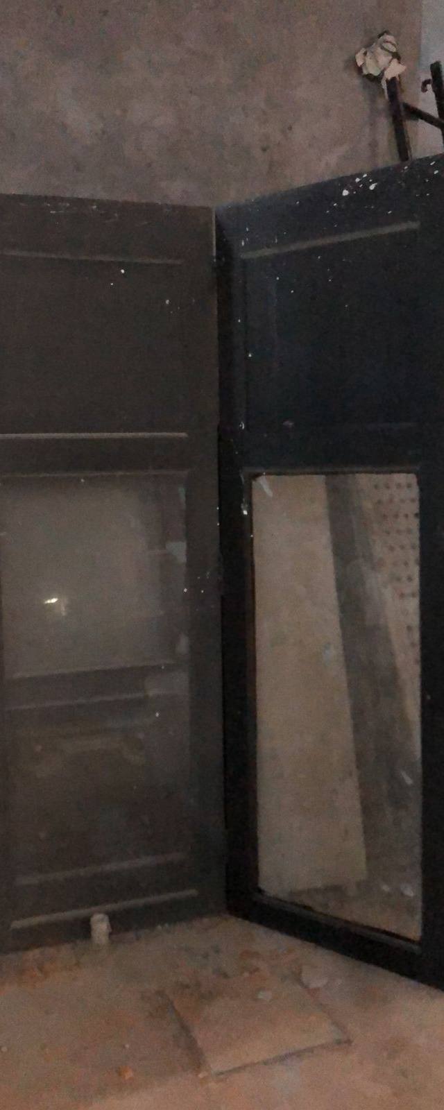PORTA FOLHA DUPLA EM MADEIRA E VIDRO 2,15 X 0,75