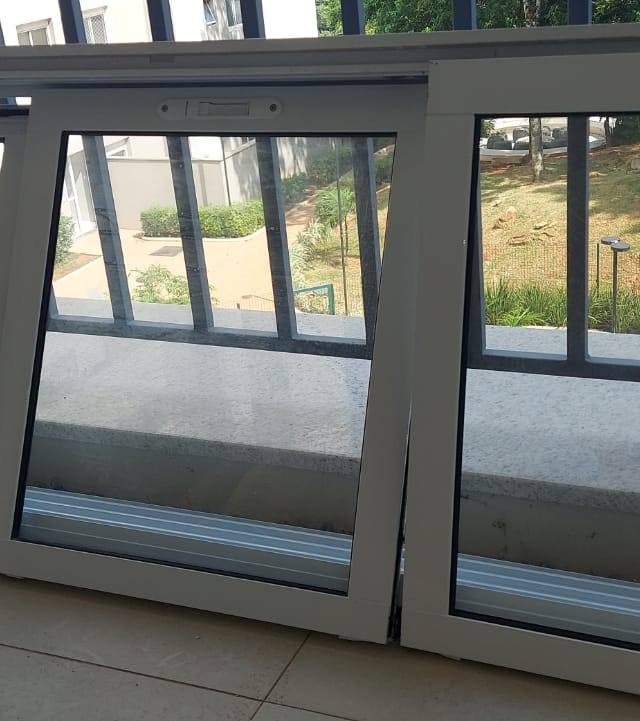 Janela de alumínio 3 folhas