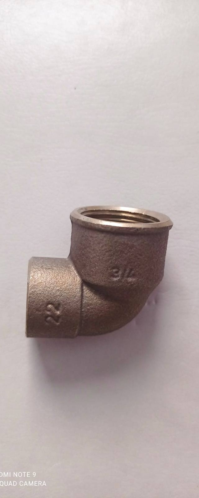 Cotovelo de bronze, 22x3/4", Femea, Eluma